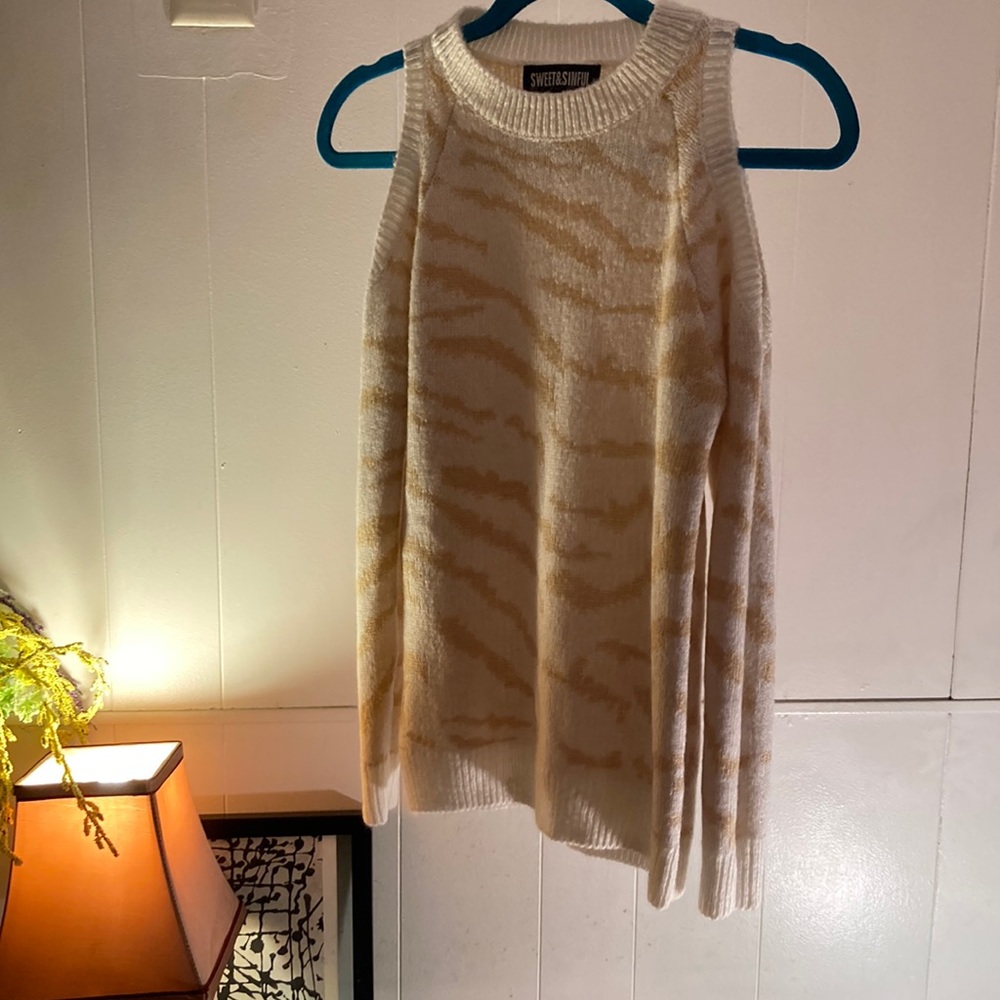 Long sleeve sweater